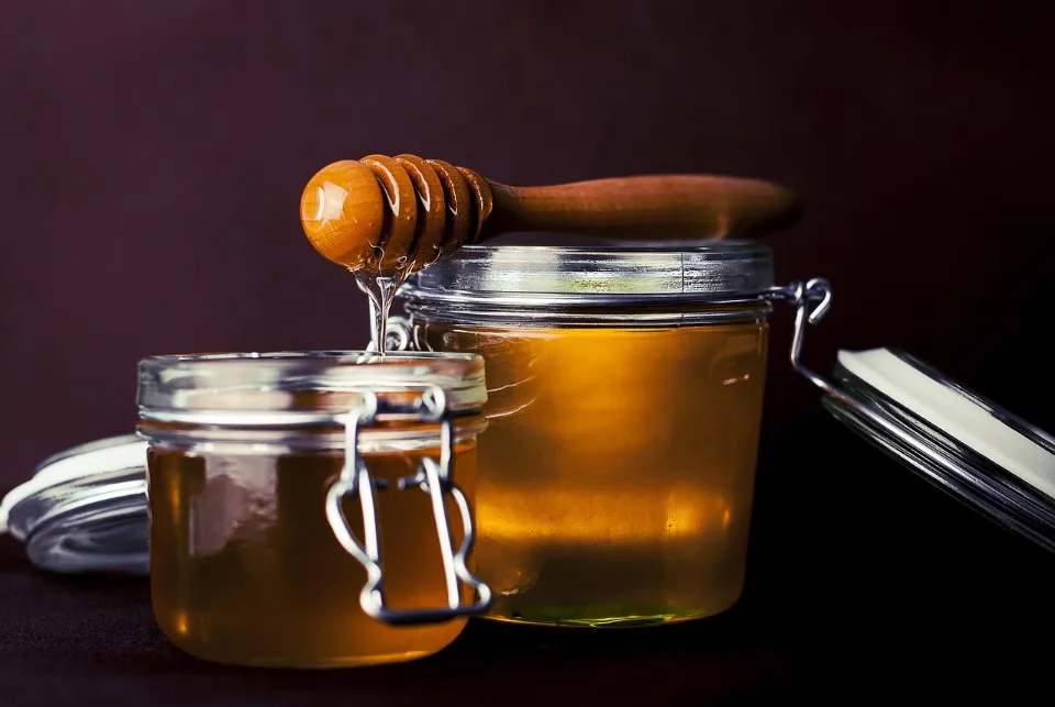 How to Use Honey for Sore Throat? Is It Effective?